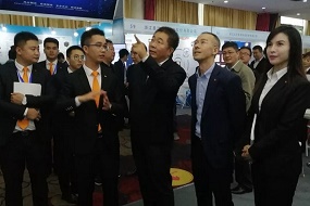 國(guó)家檔案局副局長(zhǎng)、中央檔案館副館長(zhǎng)付華同志親臨永亨北京展會(huì)現(xiàn)場(chǎng)指導(dǎo)工作